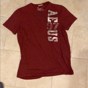 Large men’s American Eagle tee